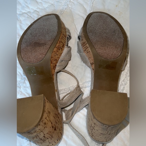 High Heels - Picture 3 of 3